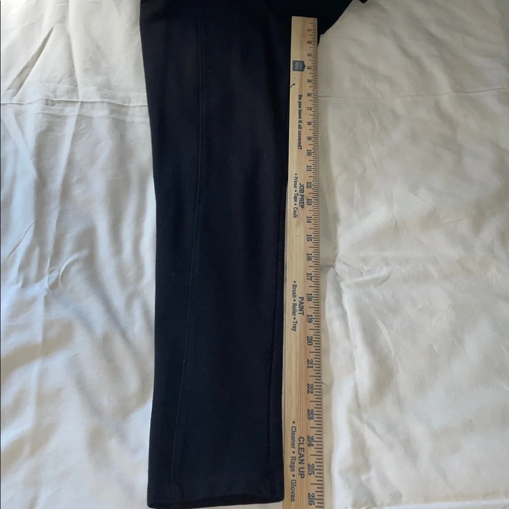Ellen Tracy Black Ponte Front Seam Pants with Gold Accent. Size Medium. Ankle
